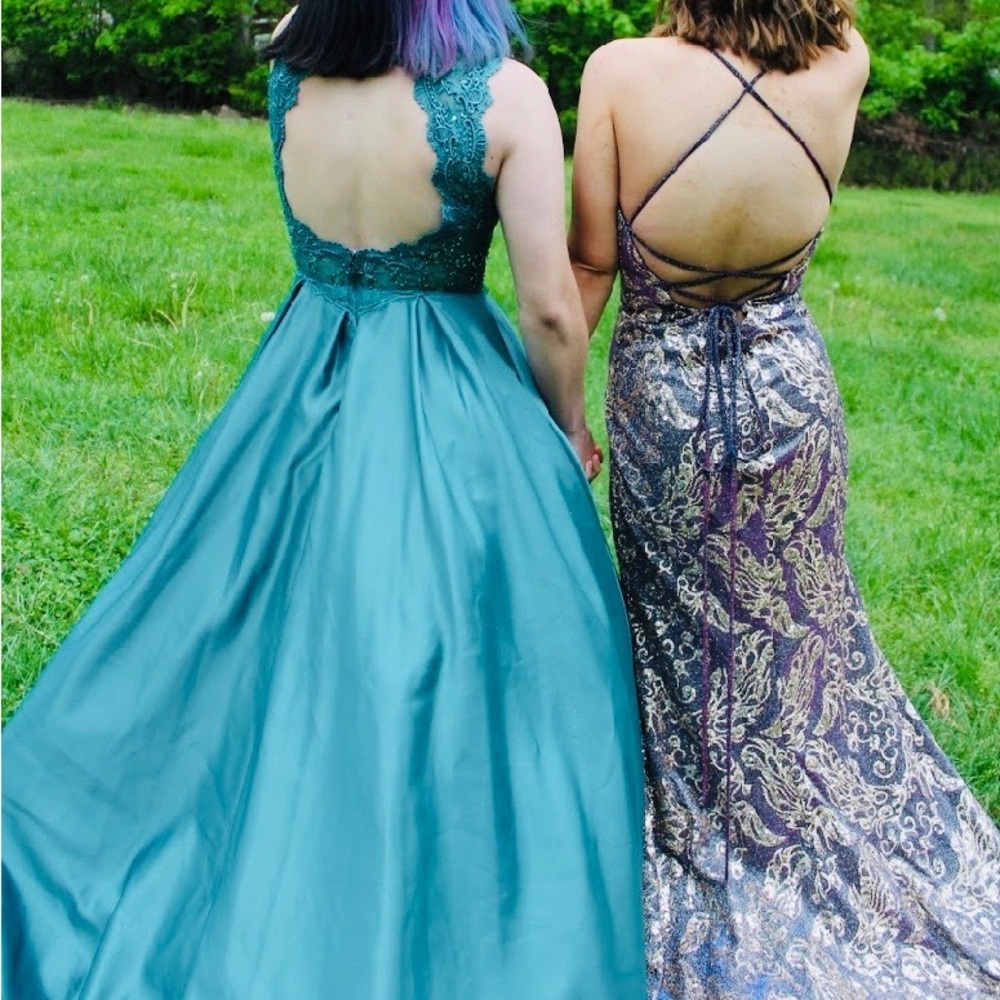 Size 2 prom dress - Picture 2 of 5